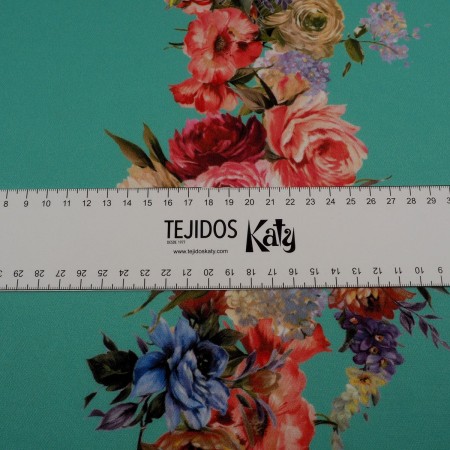 Guirnaldas flores fondo turquesa