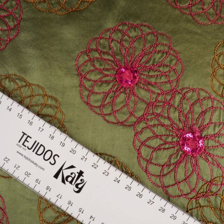 Raso verde  bordado