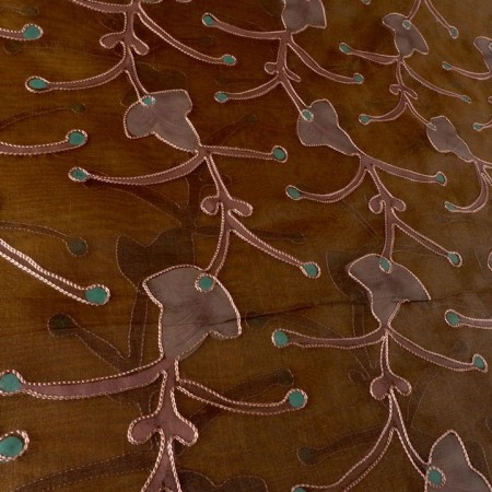 Organza de seda bordada