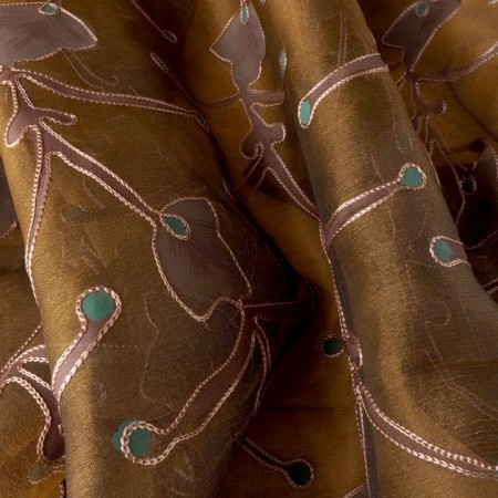 Organza de seda bordada