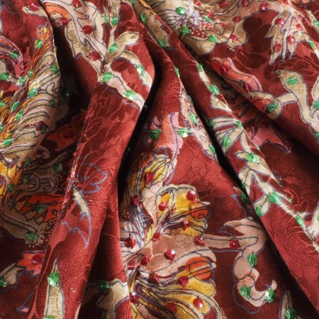 Jacquard bordado castaño