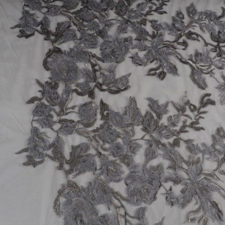 Tul bordado gris plata