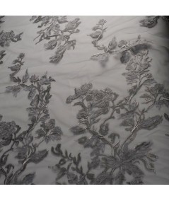 Tul bordado gris plata
