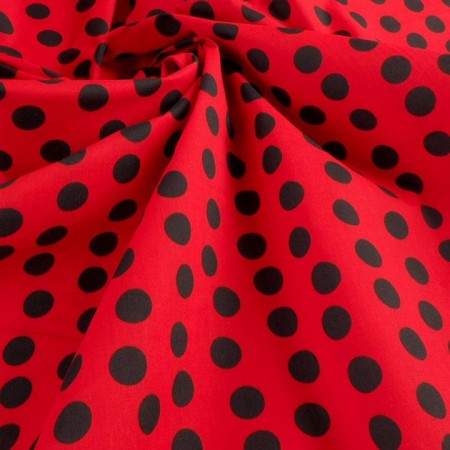 Popelina de lunares rojo y negro