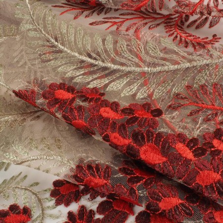 Tul bordado beige y coral