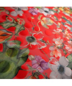 Fantasía roja devoré flores
