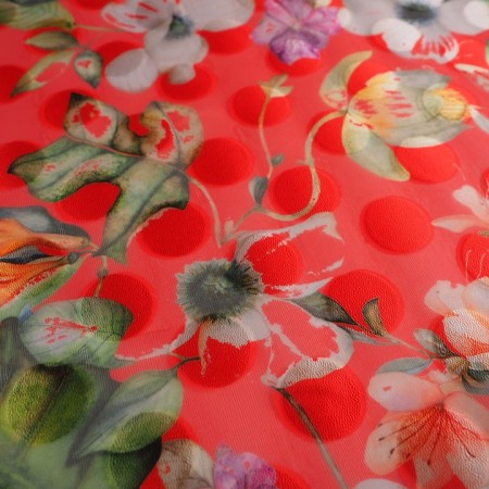 Fantasía roja devoré flores