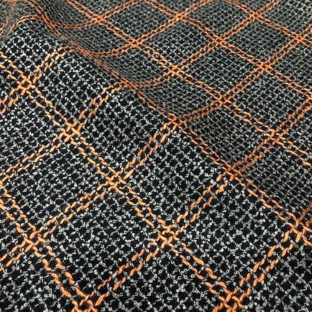 Chanel cuadros naranjas y grises