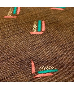 Jacquard  castaño estampado