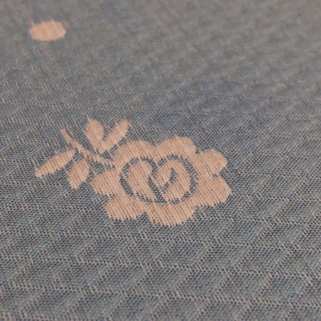 Jacquard  flores blancas