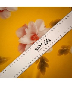 Magnolia fondo amarillo