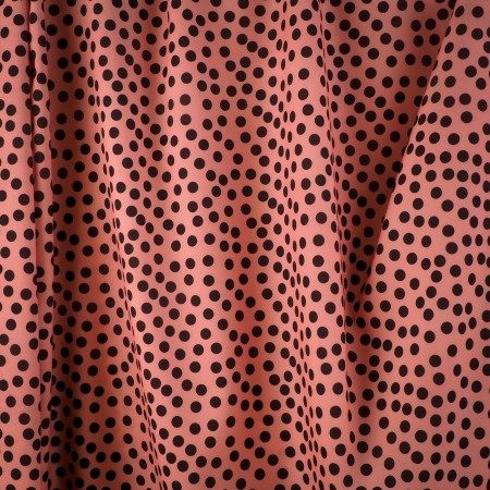 Tela Satinada Rosa con Lunares Negros