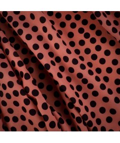 Tela Rosa con Lunares Negros