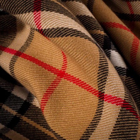 Cuadro Sastrero Clásico Beige, Negro y Rojo