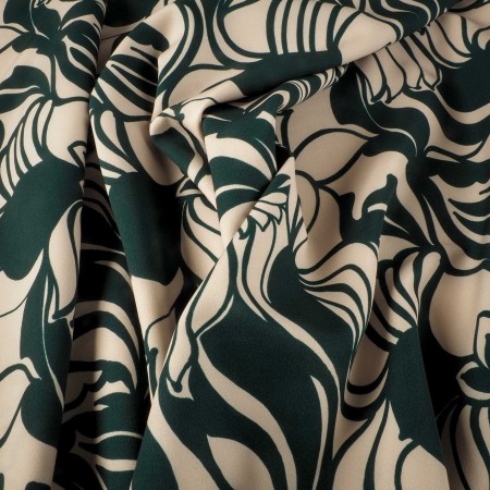 Estampado Floral Verde sobre Fondo Blanco Cálido