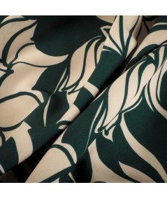 Estampado Floral Verde sobre Fondo Blanco Cálido