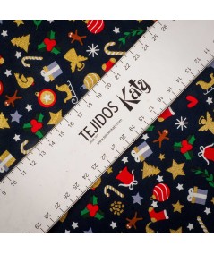 Popelín navideño azul marino con detalles dorados – Tela de algodón con estampado de trineos, renos y árboles