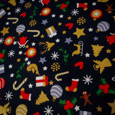 Popelín navideño azul marino con detalles dorados – Tela de algodón con estampado de trineos, renos y árboles