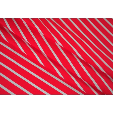 Sarga listada vertical roja